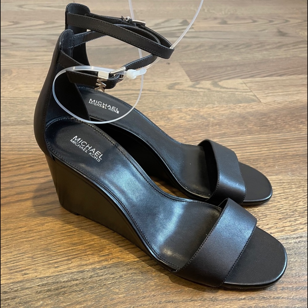 Michael Kors Fiona Black wedges size 10